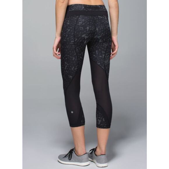 Lululemon Run: Inspire Crop II Full-On Luxtreme Star Crushed Coal Black Size 4 - Picture 2 of 12